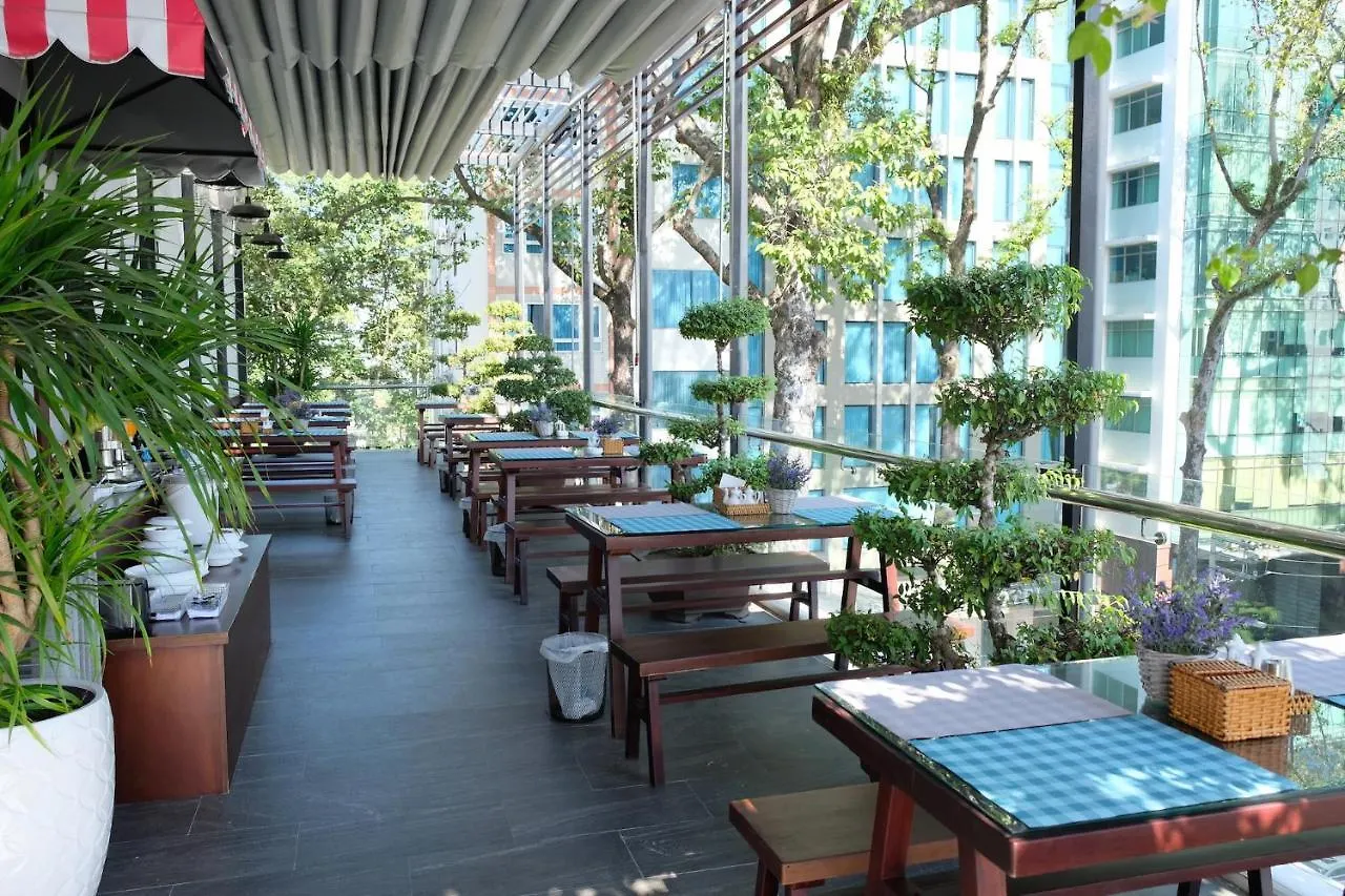 The Umi Hotel Хошимин